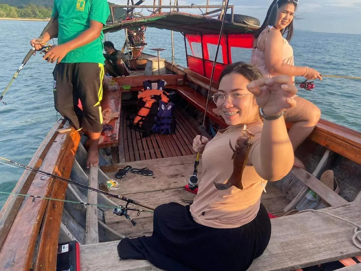 Kemping Malee Homestay Ko Por