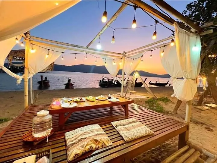 Malee Homestay Ko Por